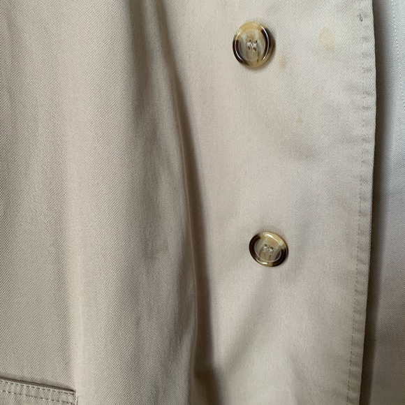 Burberry London Men Trench Coat. - Picture 4 of 8